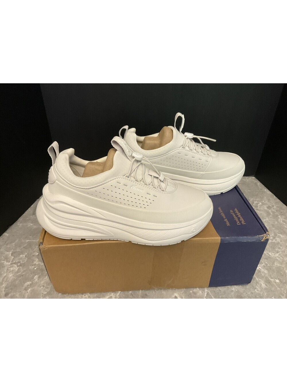 New! Womens Clove Forte 2 Brilliant White Waterproof Nursing Shoes. Size 8.5.